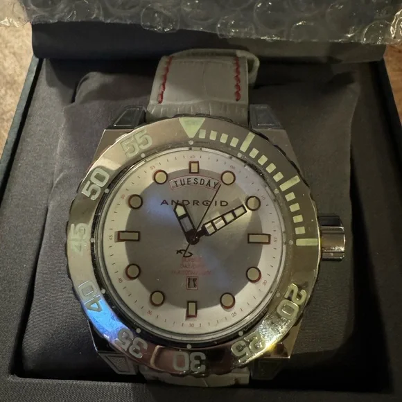 Android Quartz Gray Strap ANDROID
Mens Watch, New w/ out Tags - Picture 1 of 9
